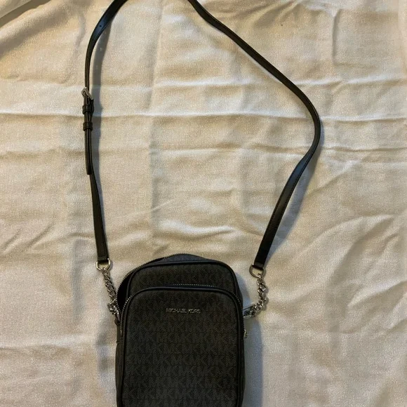 Michael Kors Jet Set Medium Black Crossbody Bag - Picture 6 of 8